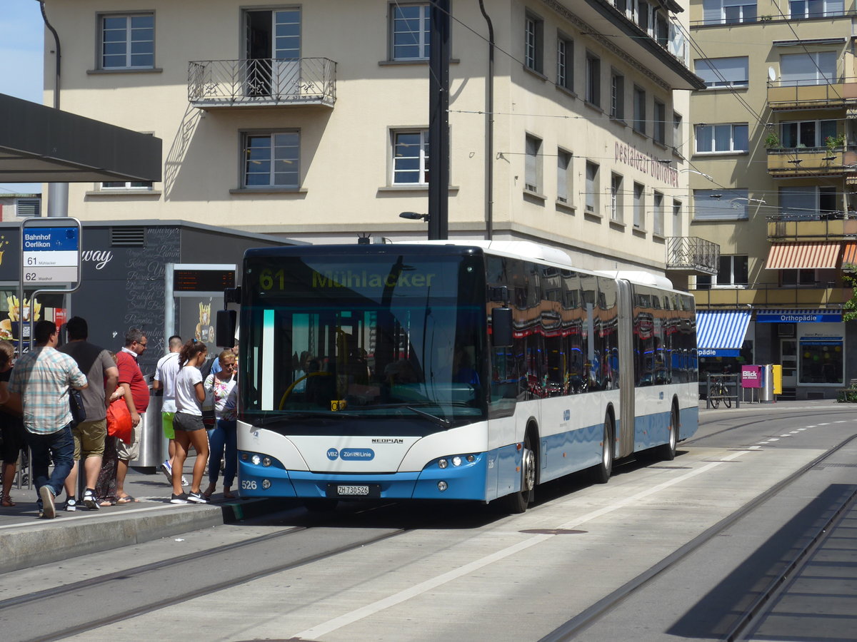 (182'640) - VBZ Z�rich - Nr. 526/ZH 730'526 - Neoplan am 3. August 2017 beim Bahnhof Z�rich-Oerlikon
