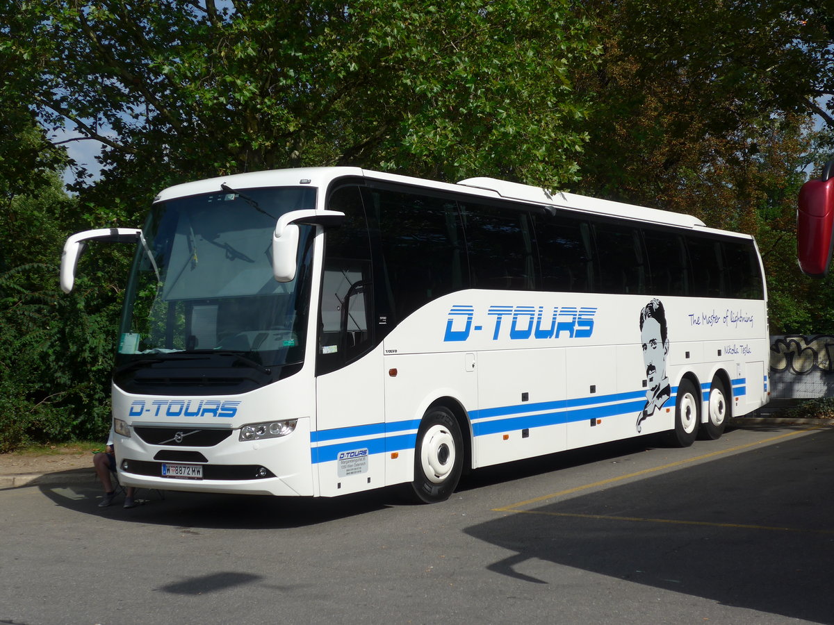 (182'683) - Aus Oesterreich: T-Tours, Wien - W 8872 MW - Volvo am 3. August 2017 in Z�rich, Sihlquai