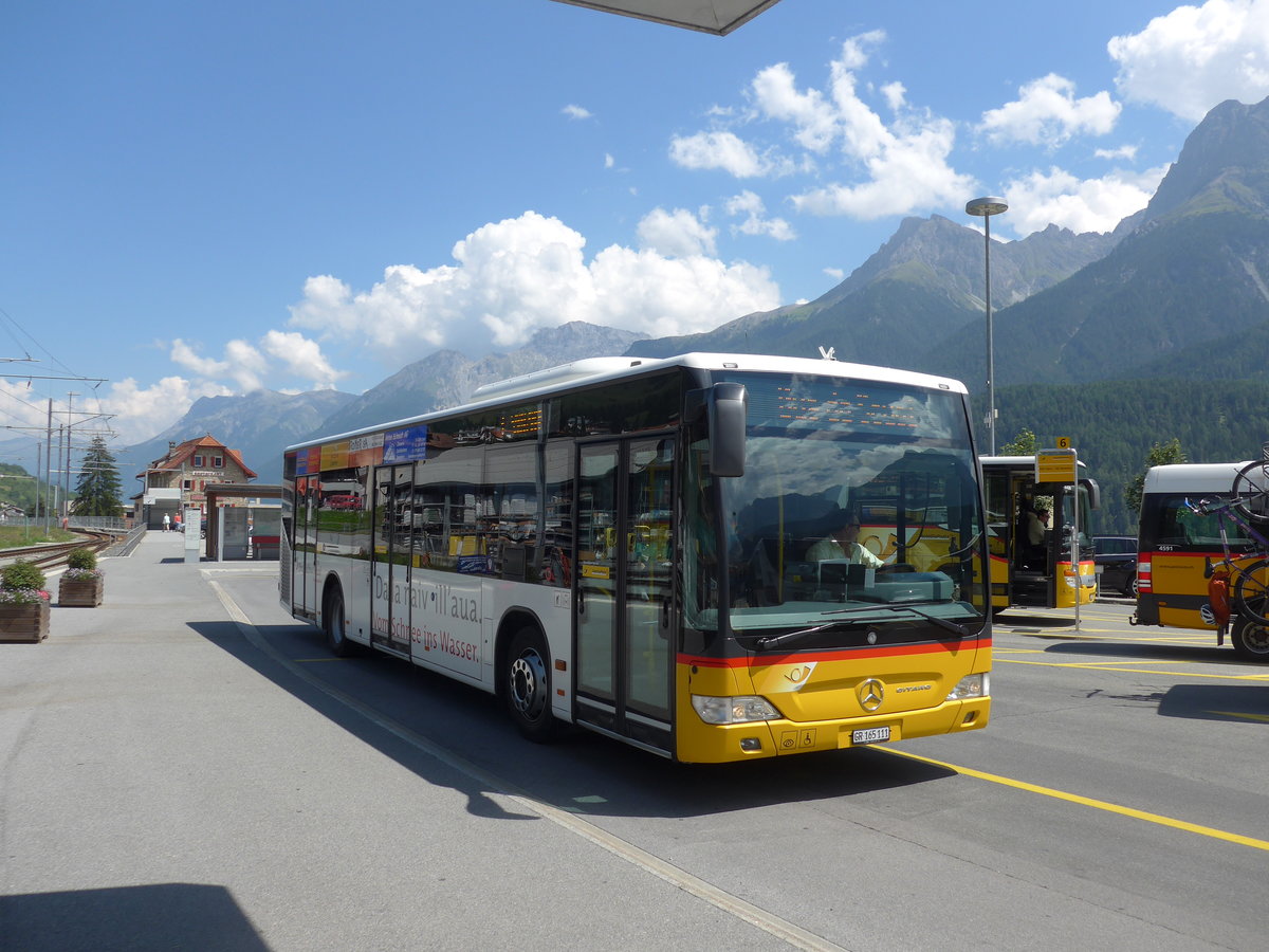 (182'761) - PostAuto Graub�nden - GR 165'111 - Mercedes am 5. August 2017 beim Bahnhof Scuol-Tarasp