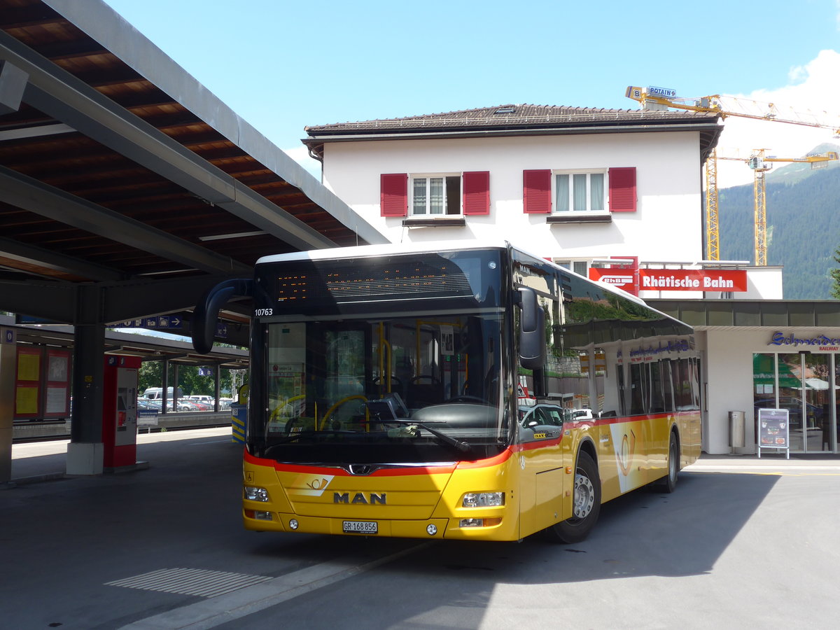 (182'779) - PostAuto Graub�nden - GR 168'856 - MAN am 5. August 2017 beim Bahnhof Klosters