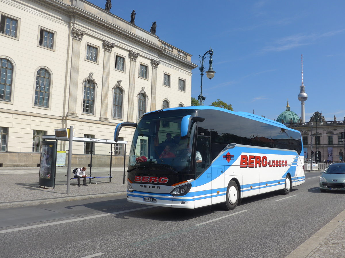 (183'326) - Berg, L�beck - HL-CT 550 - Setra am 10. August 2017 in Berlin, Staatsoper