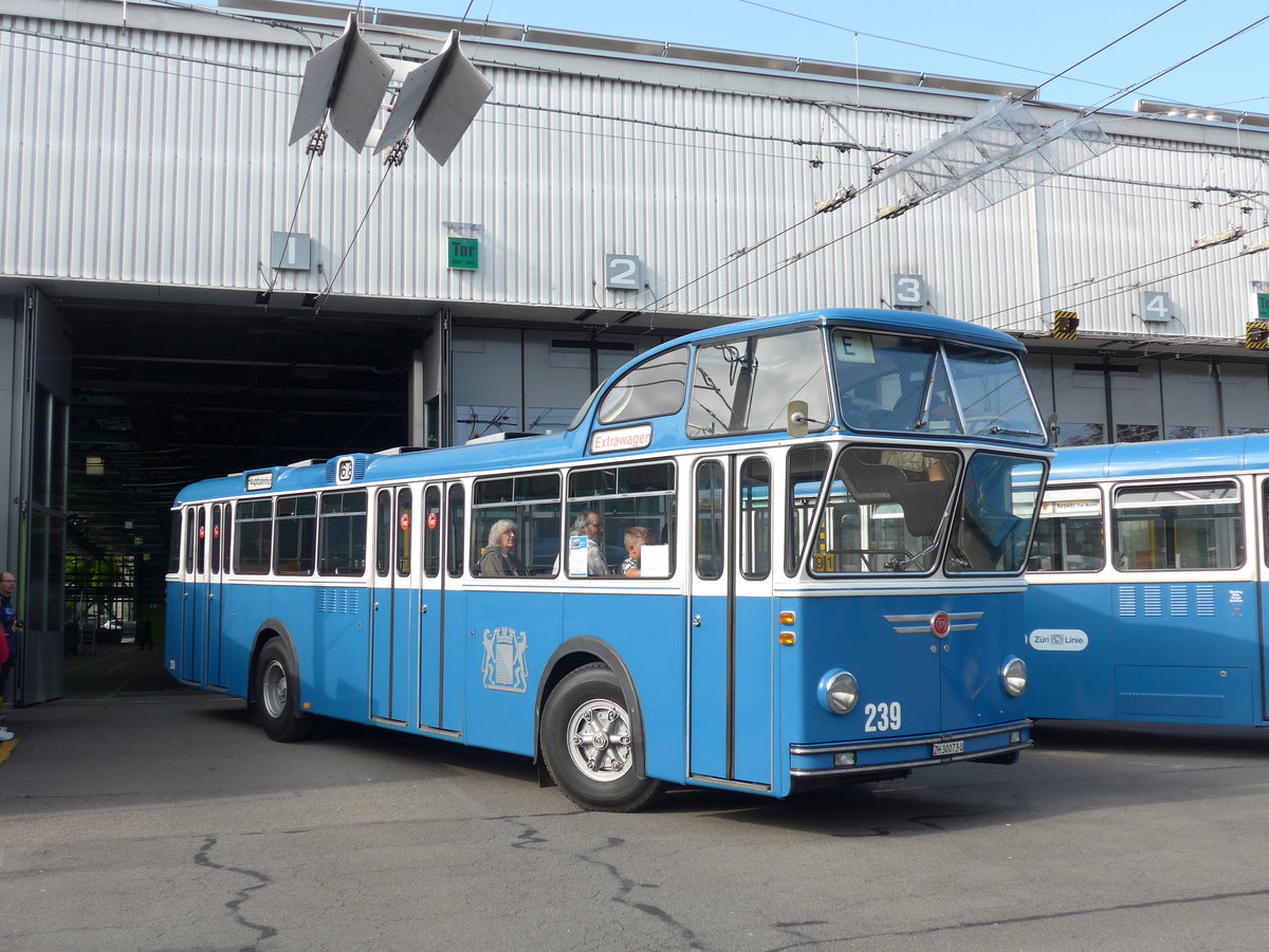 (183'679) - FBW-Club, M�nnedorf - Nr. 239/ZH 30'073 U - FBW/T�scher Hochlenker (ex VBZ Z�rich Nr. 239; ex Kamm, Schlieren; ex VBZ Z�rich Nr. 239; ex VBZ Z�rich Nr. 219) am 20. August 2017 in Z�rich, Garage Hardau