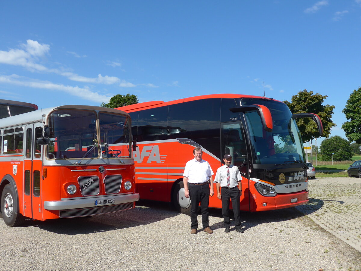 (183'908) - Radlmeier, Ergoldsbach - LA-RD 123H - FBW/Vetter-R&J Anderthalbdecker (ex FRAM Drachten/NL Nr. 20; ex Wespe, Altst�tten; ex AFA Adelboden Nr. 4) + aus der Schweiz: AFA Adelboden Nr. 15/BE 26'706 - Setra am 23. August 2017 in Bad D�rrheim, Garage Luschin (Teilaufnahmen)