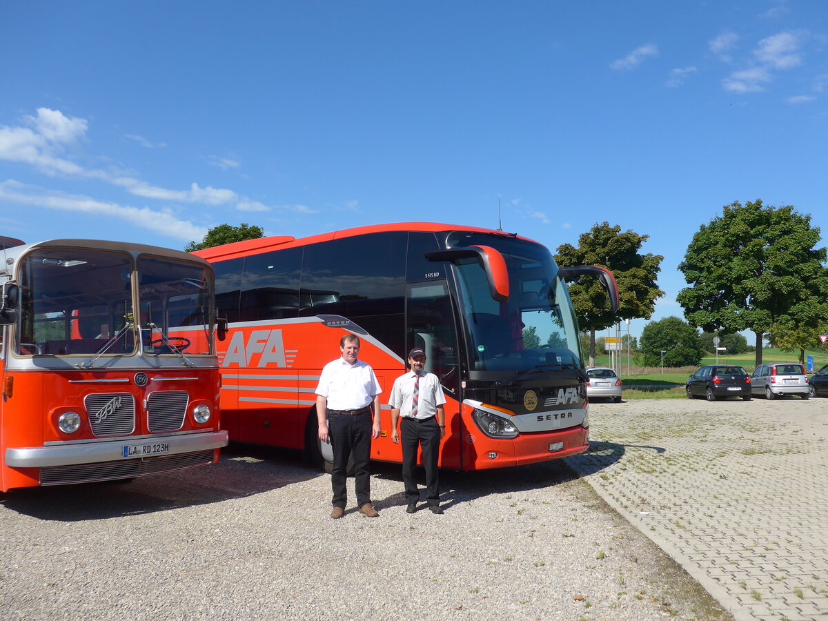 (183'909) - Radlmeier, Ergoldsbach - LA-RD 123H - FBW/Vetter-R&J Anderthalbdecker (ex FRAM Drachten/NL Nr. 20; ex Wespe, Altst�tten; ex AFA Adelboden Nr. 4) + aus der Schweiz: AFA Adelboden - Nr. 15/BE 26'706 - Setra am 23. August 2017 in Bad D�rrheim, Garage Luschin (Teilaufnahmen)
