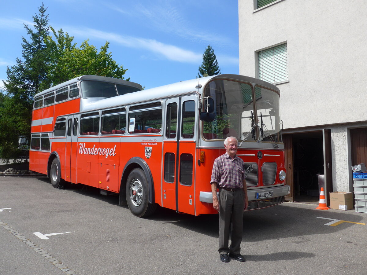 (183'924) - Aus Deutschland: Radlmeier, Ergoldsbach - LA-RD 123H - FBW/Vetter-R&J Anderthalbdecker (ex FRAM Drachten/NL Nr. 20; ex Wespe, Altst�tten; ex AFA Adelboden Nr. 4) am 23. August 2017 in Wetzikon, Restaurant Sternen