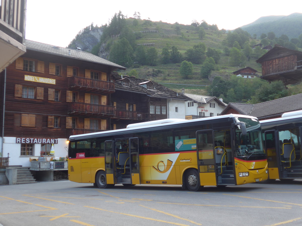 (184'096) - PostAuto Wallis - Nr. 6/VS 355'168 - Irisbus am 25. August 2017 in Les Haud�res, Post