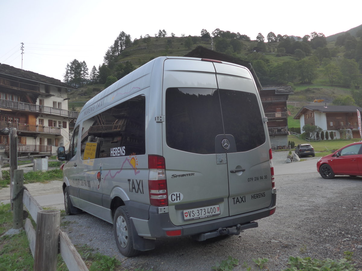 (184'102) - Anz�vui, Les Haud�res - VS 373'400 - Mercedes am 25. August 2017 in Les Haud�res, H�tel Les Alpes