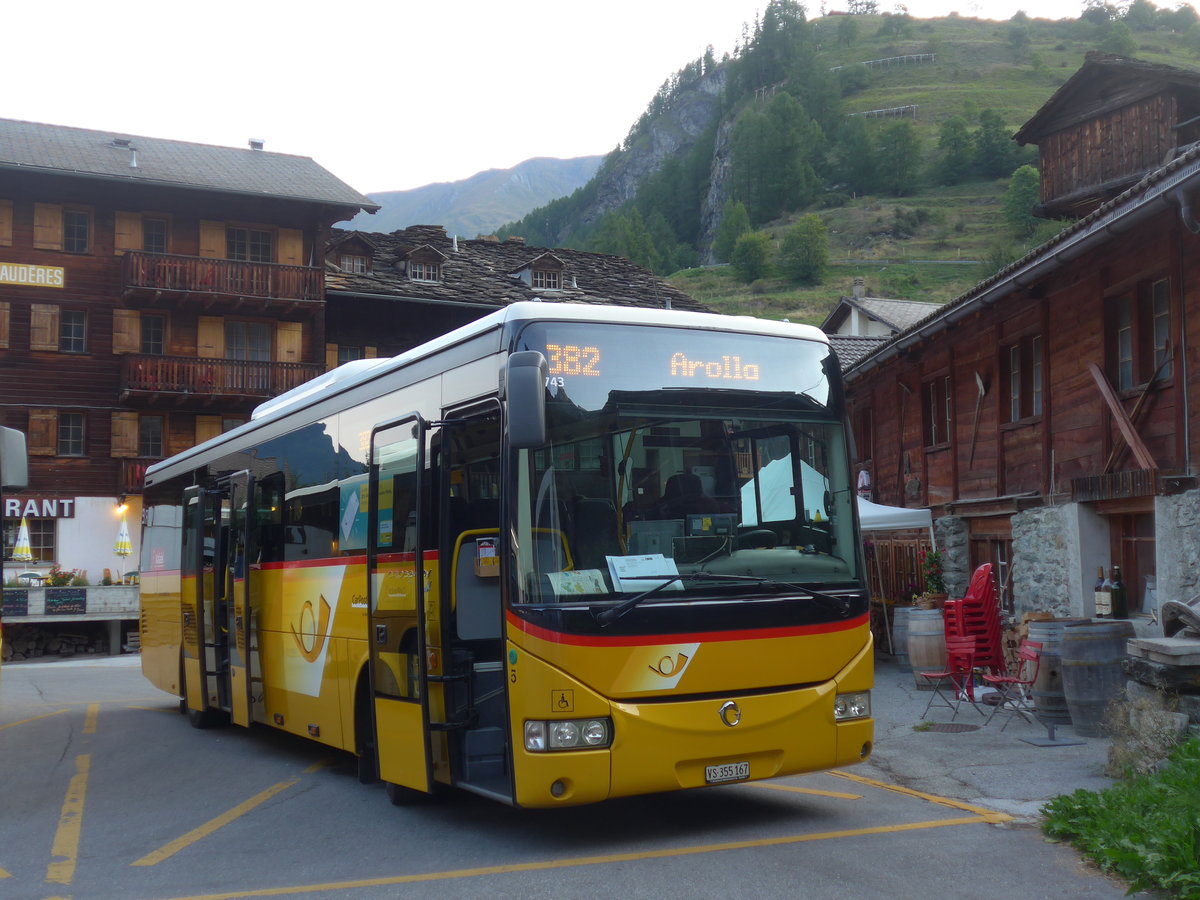 (184'112) - PostAuto Wallis - Nr. 5/VS 355'167 - Irisbus am 25. August 2017 in Les Haud�res, Post