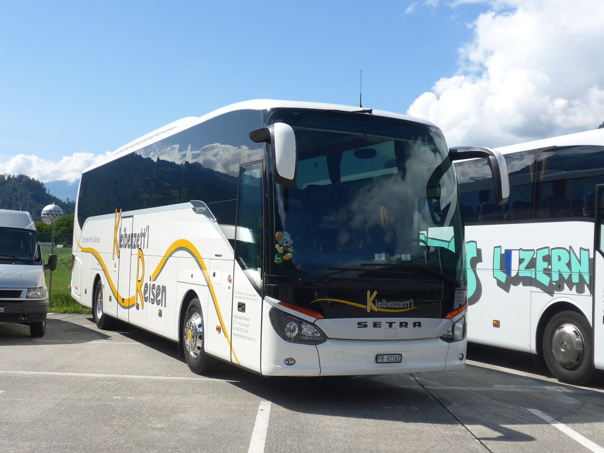 (184'590) - Kleibenzett'l, Kleinb�singen - Nr. 1/FR 62'162 - Setra am 3. September 2017 in Interlaken, Flugplatz