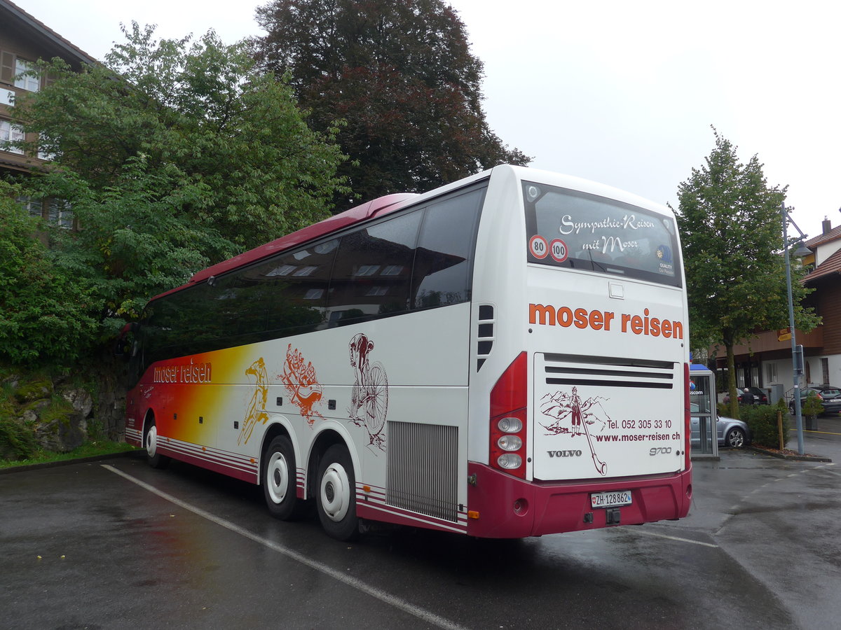(184'711) - Moser, Flaach - Nr. 11/ZH 128'862 - Volvo am 10. September 2017 in Fl�eli-Ranft, Dorf