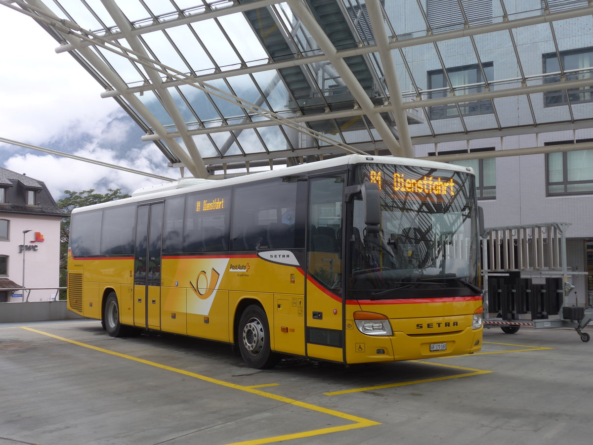 (184'794) - PostAuto Graub�nden - GR 170'160 - Setra am 16. September 2017 in Chur, Postautostation