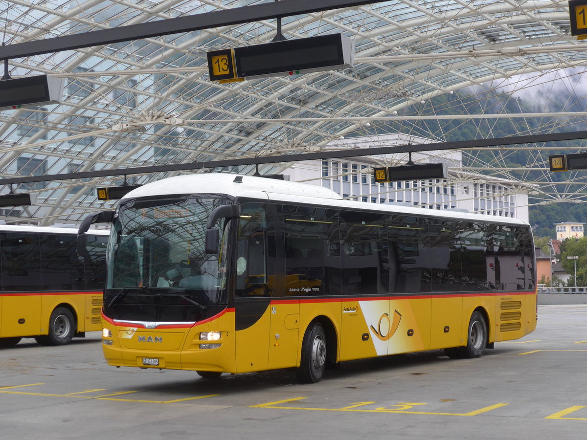(184'805) - PostAuto Graub�nden - GR 173'205 - MAN am 16. September 2017 in Chur, Postautostation