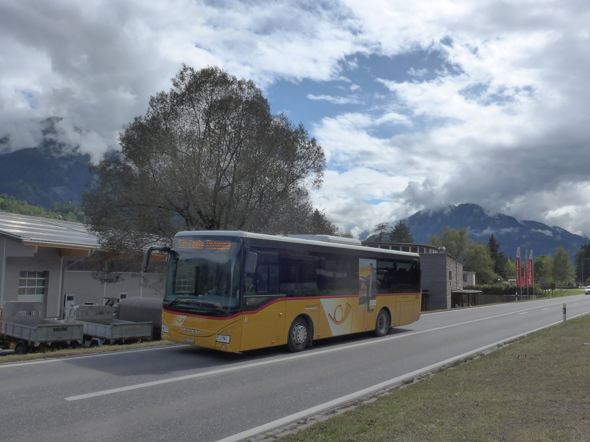 (184'927) - PostAuto Graub�nden - GR 102'562 - Iveco am 16. September 2017 in Cazis, B�ndner Arena