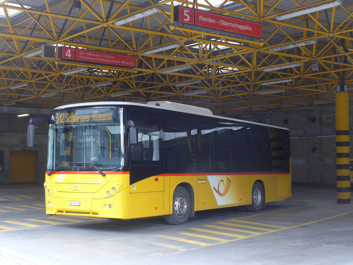(185'053) - PostAuto Graub�nden - GR 162'975 - Volvo am 16. September 2017 in Thusis, Postautostation