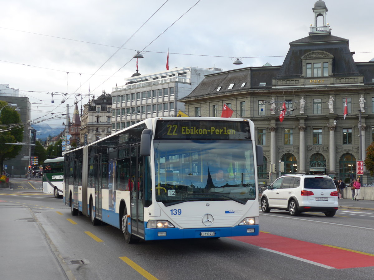 (185'106) - VBL Luzern - Nr. 139/LU 199'439 - Mercedes am 18. September 2017 in Luzern, Bahnhofbr�cke