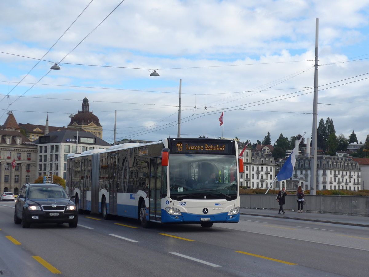 (185'138) - VBL Luzern - Nr. 182/LU 241'195 - Mercedes am 18. September 2017 in Luzern, Bahnhofbr�cke