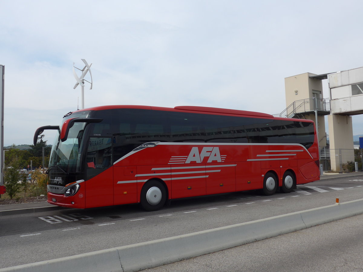 (185'203) - Aus der Schweiz: AFA Adelboden - Nr. 16/BE 21'181 - Setra am 25. September 2017 in Saint Rambert, Rastst�tte