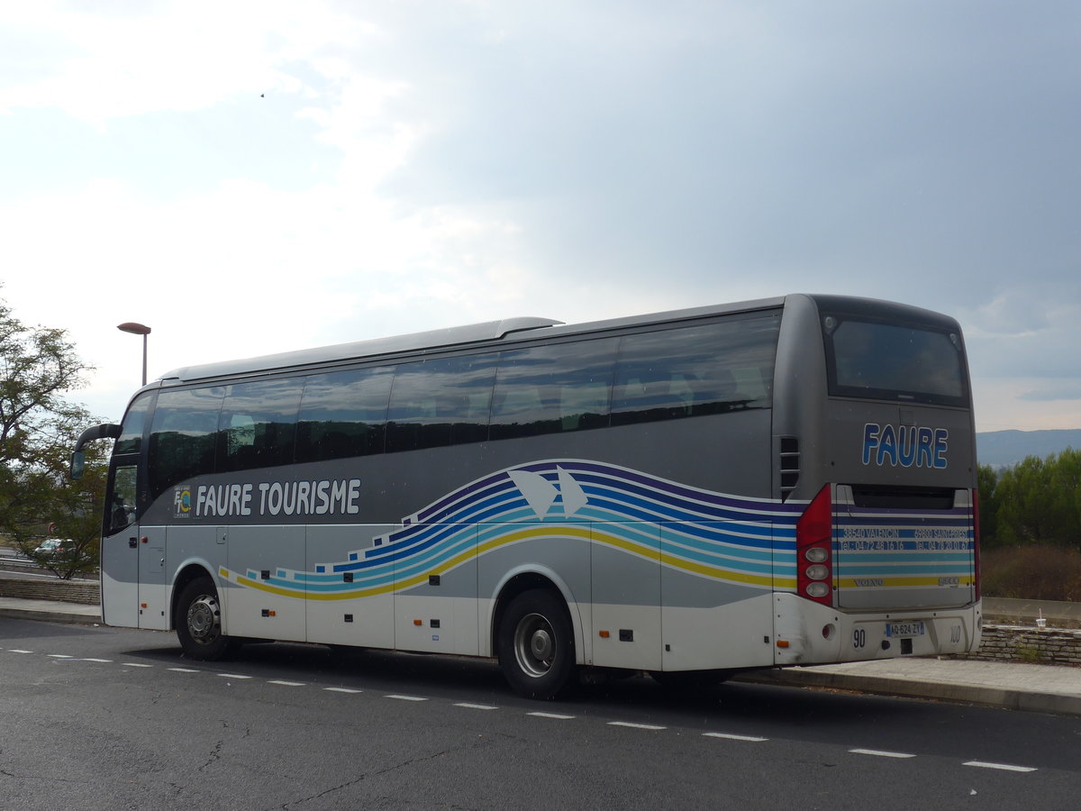 (185'207) - Faure, Valencin - AQ 624 ZY - Volvo am 25. September 2017 in Montpellier, Rastst�tte Fabr�gues