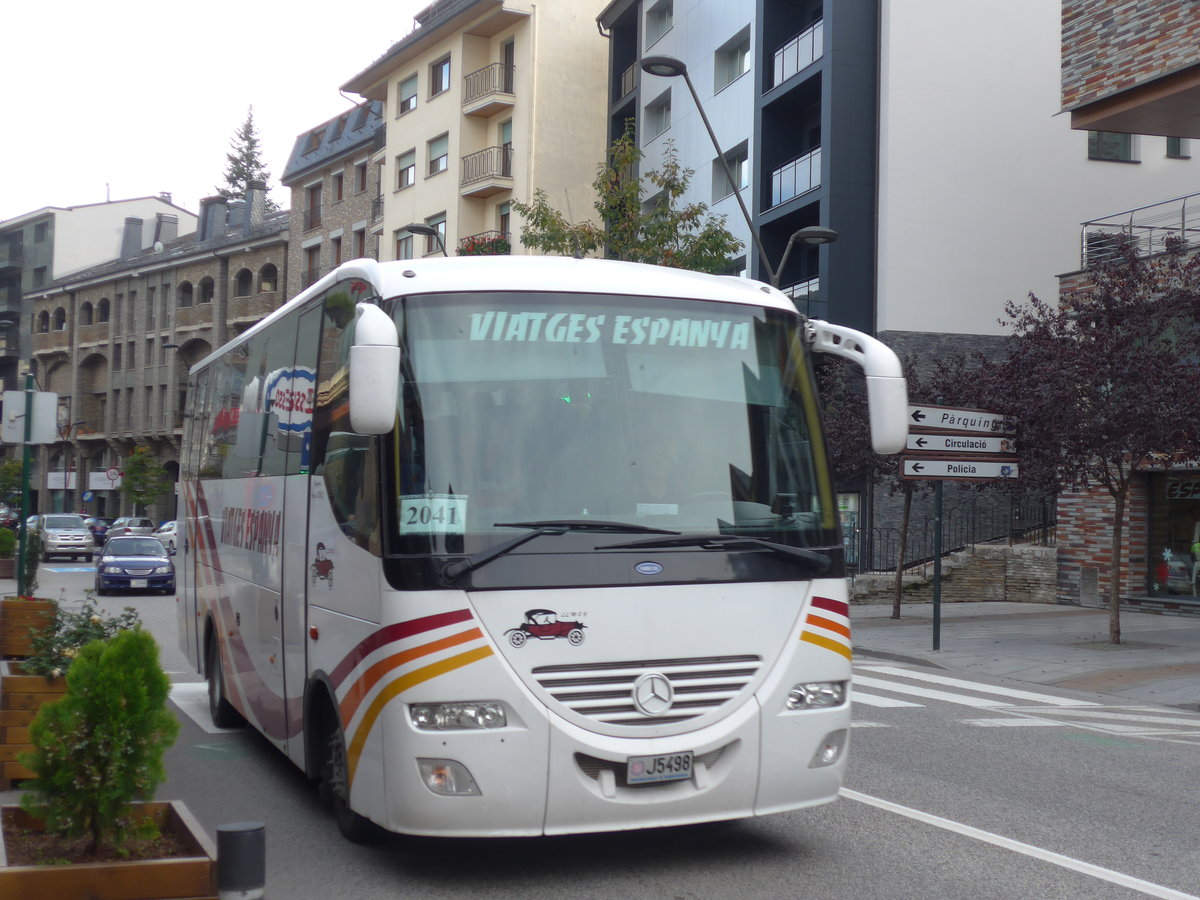 (185'564) - Viatges Espanya, Sant Juli� de L�ria - J5498 - Mercedes/Indcar am 28. September 2017 in La Massana, Les Entrades
