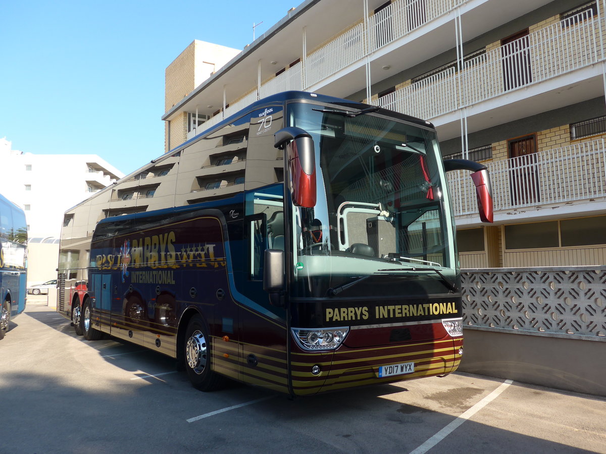 (185'678) - Aus England: Parrys, Walsall - YD17 WYX - Van Hool am 29. September 2017 in Roses, Hotels Mediterr�neo