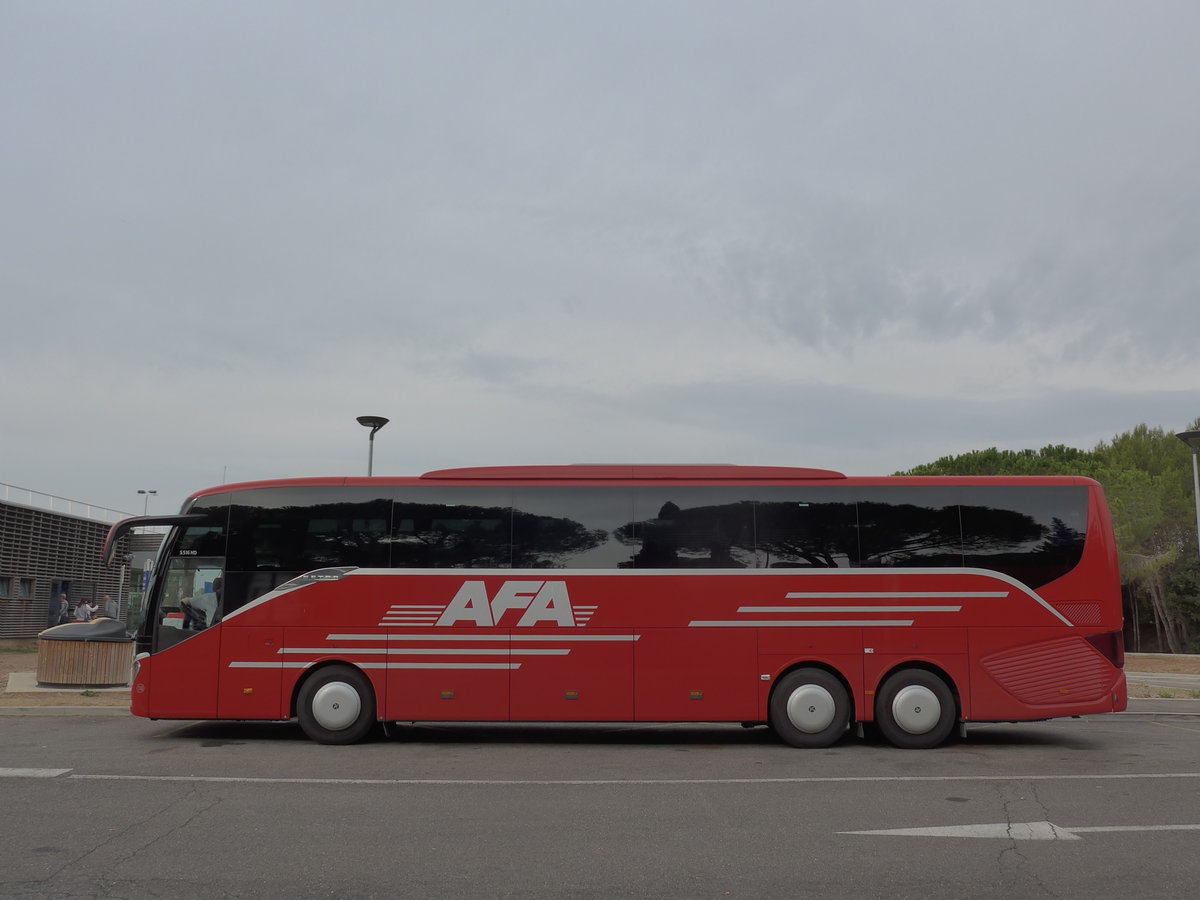 (185'716) - Aus der Schweiz: AFA Adelboden - Nr. 16/BE 21'181 - Setra am 30. September 2017 in B�ziers, Rastst�tte Montblanc