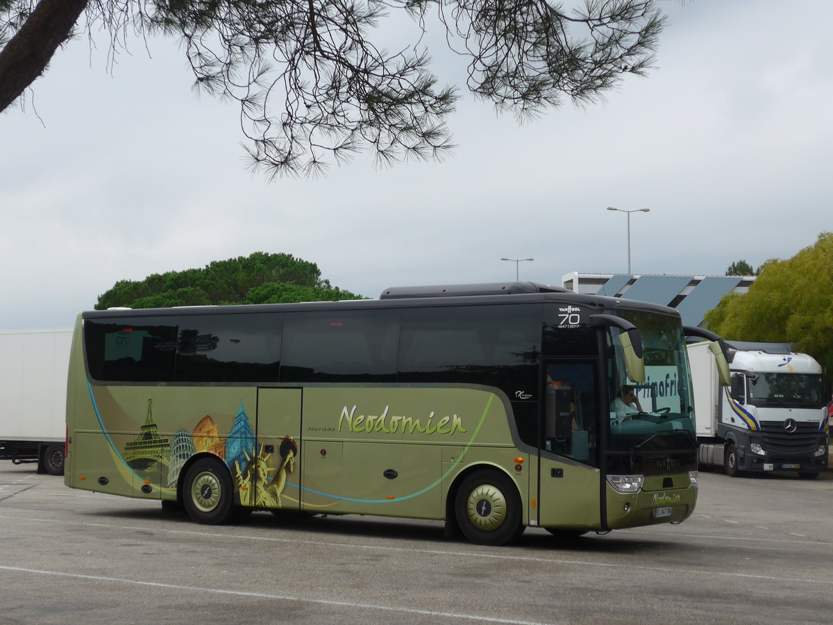 (185'723) - Neodomien, Neuves-Maisons - EL 047 ZM - Van Hool am 30. September 2017 in Mont�limar, Rastst�tte