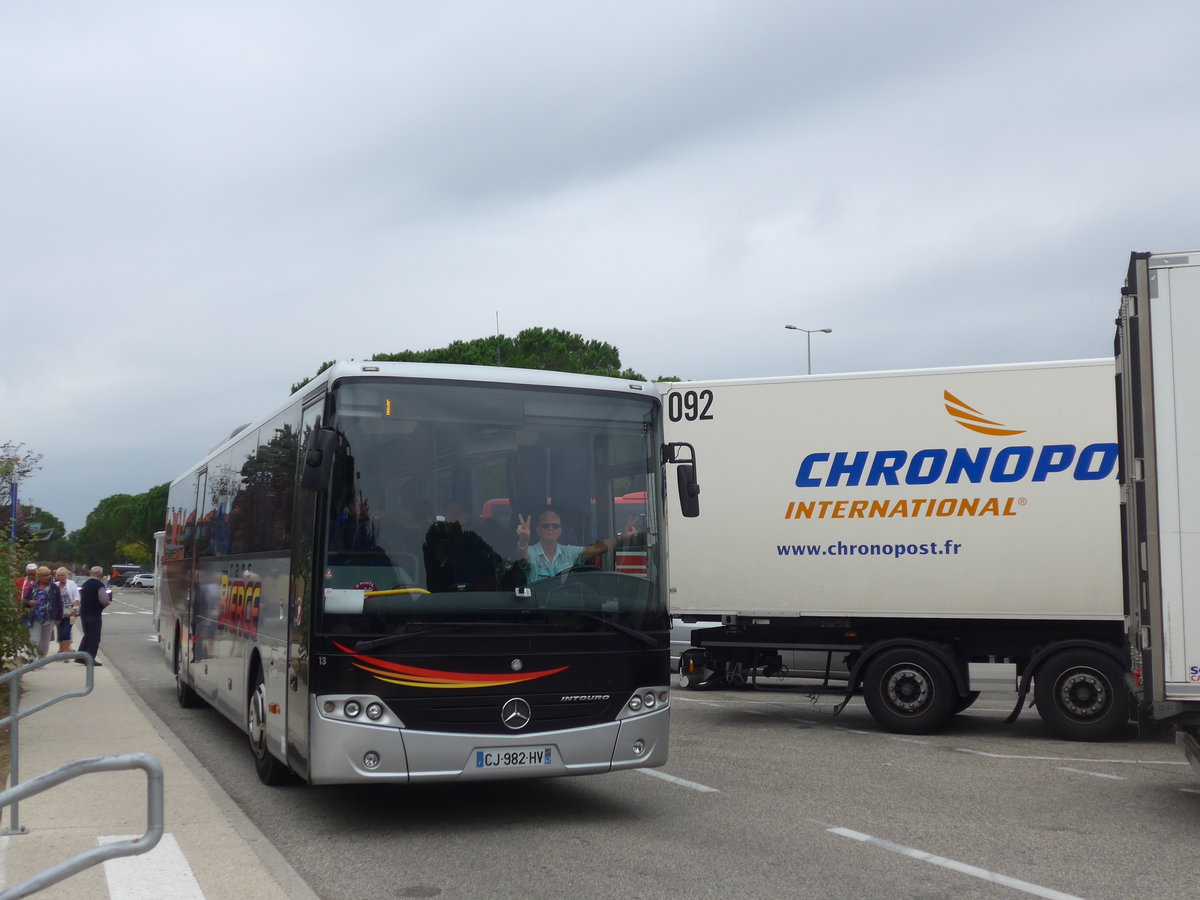 (185'724) - Bierce, Riorges - Nr. 13/CJ 982 HV - Mercedes am 30. September 2017 in Mont�limar, Rastst�tte