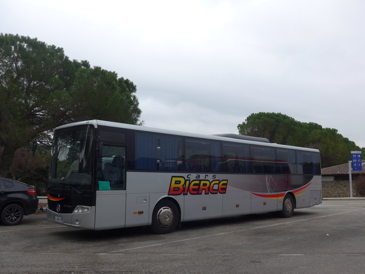 (185'731) - Bierce, Riorges - Nr. 13/CJ 982 HV - Mercedes am 30. September 2017 in Mont�limar, Rastst�tte