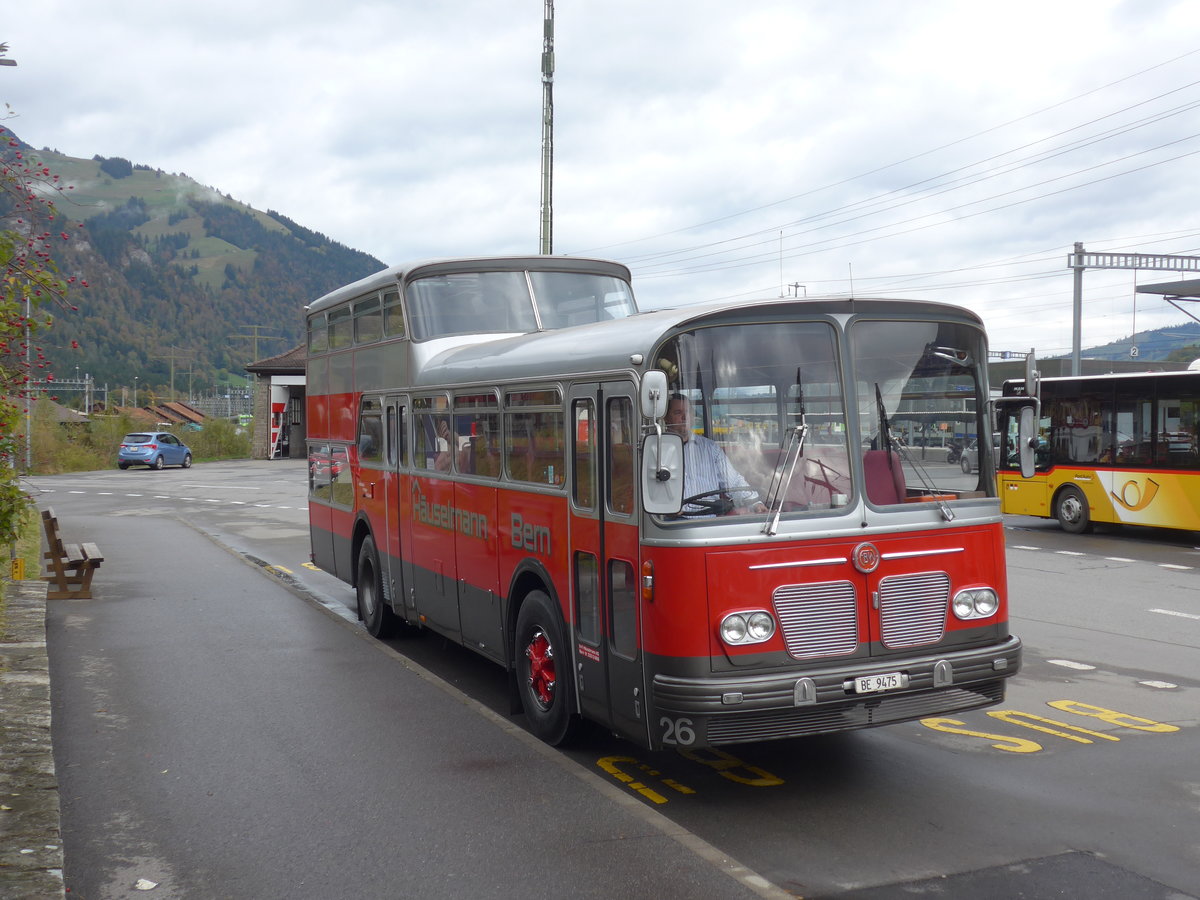 (185'774) - H�uselmann, Bern - Nr. 26/BE 9475 - FBW/Vetter-R&J Anderthalbdecker (ex AFA Adelboden Nr. 9) am 8. Oktober 2017 beim Bahnhof Frutigen