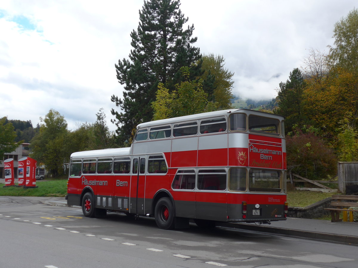 (185'778) - H�uselmann, Bern - Nr. 26/BE 9475 - FBW/Vetter-R&J Anderthalbdecker (ex AFA Adelboden Nr. 9) am 8. Oktober 2017 beim Bahnhof Frutigen