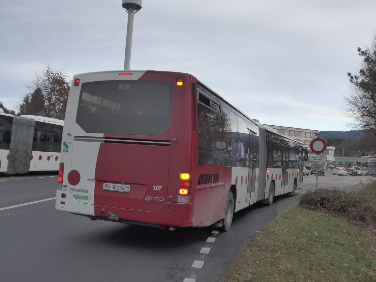(186'703) - TPF Fribourg - Nr. 107/FR 300'345 - Volvo am 27. November 2017 in Marly, Marly-Cit�