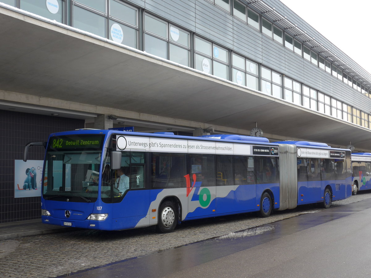 (186'852) - VZO Gr�ningen - Nr. 107/ZH 745'107 - Mercedes am 9. Dezember 2017 beim Bahnhof Uster