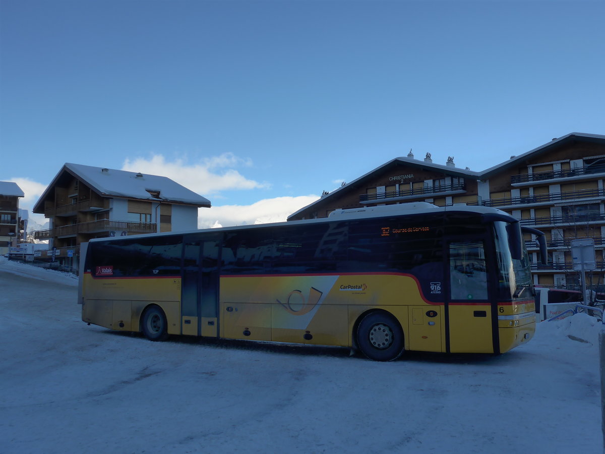 (186'978) - Lathion, Sion - Nr. 6/VS 12'672 - Van Hool am 17. Dezember 2017 in Haute-Nendaz, T�l�cabine