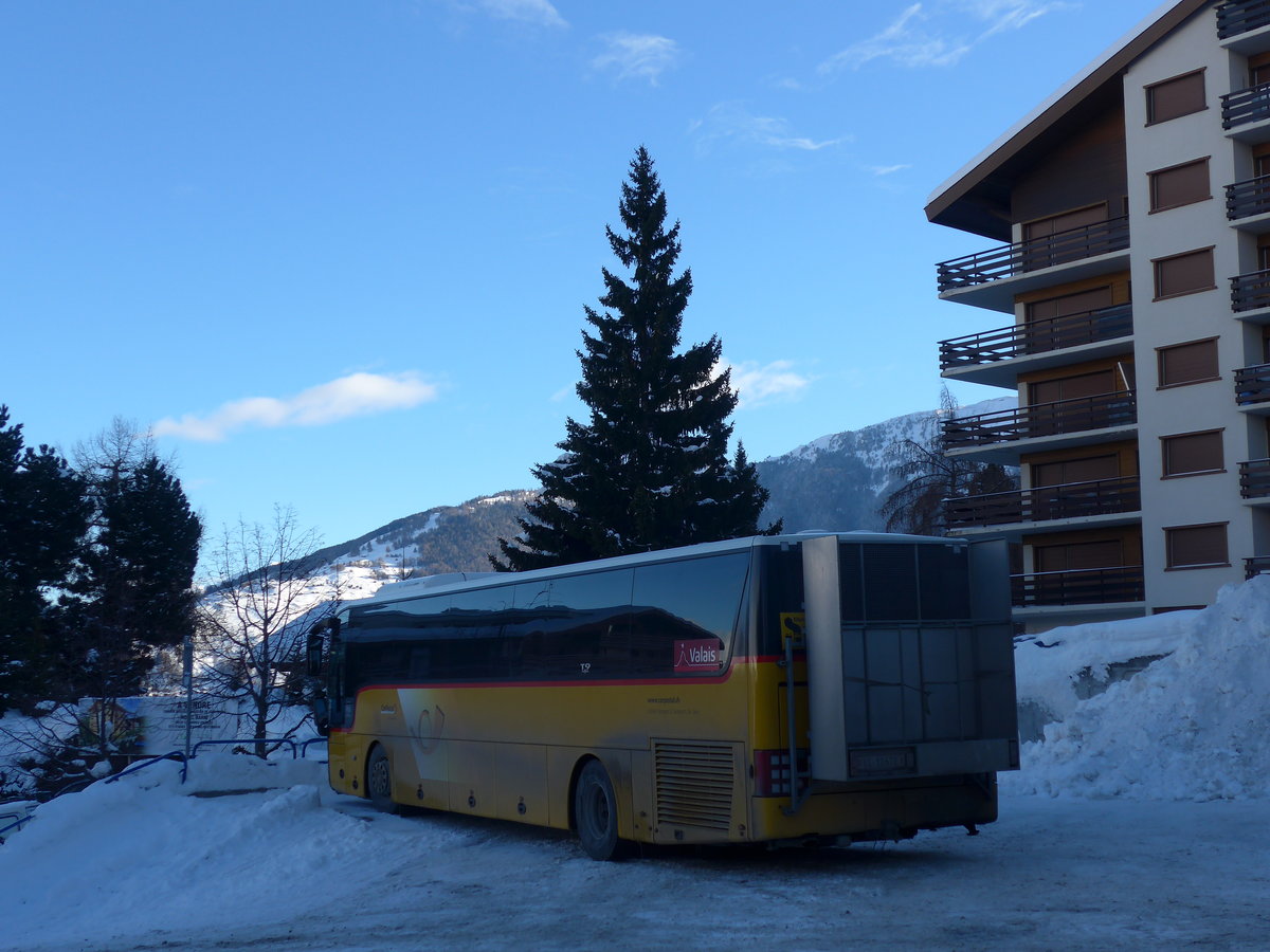 (186'995) - Lathion, Sion - Nr. 6/VS 12'672 - Van Hool am 17. Dezember 2017 in Haute-Nendaz, T�l�cabine