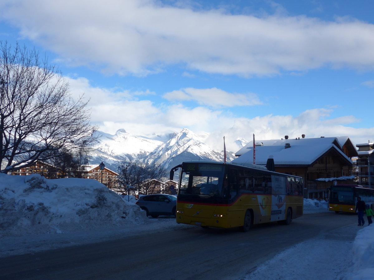 (187'000) - Lathion, Sion - Nr. 3/VS 145'605 - Volvo am 17. Dezember 2017 in Haute-Nendaz, T�l�cabine