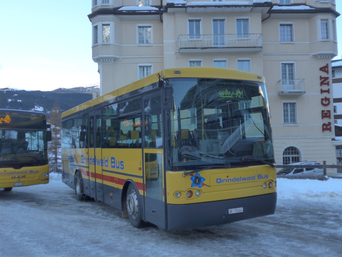 (187'279) - AVG Grindelwald - Nr. 17/BE 72'444 - Rizzi-Bus am 24. Dezember 2017 beim Bahnhof Grindelwald