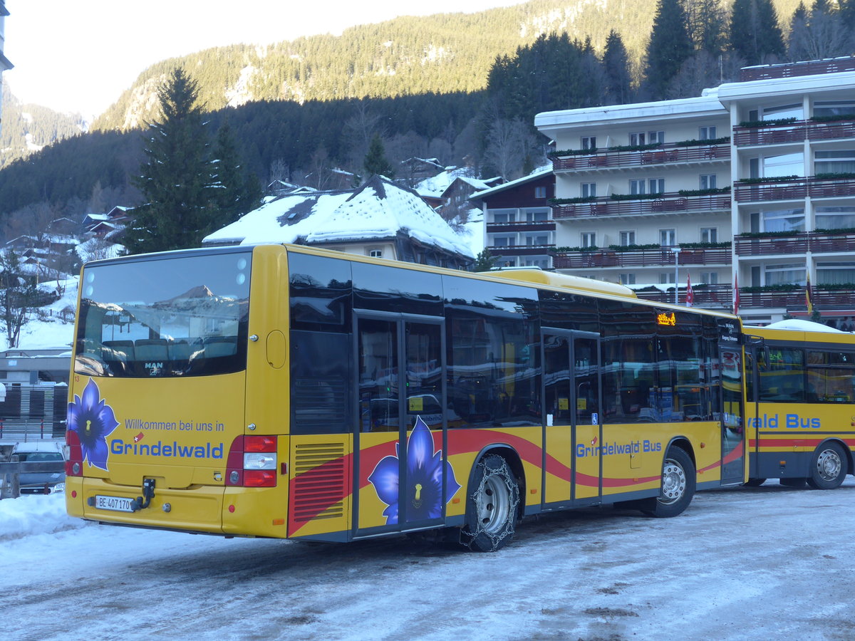 (187'288) - AVG Grindelwald - Nr. 13/BE 407'170 - MAN/G�ppel am 24. Dezember 2017 beim Bahnhof Grindelwald