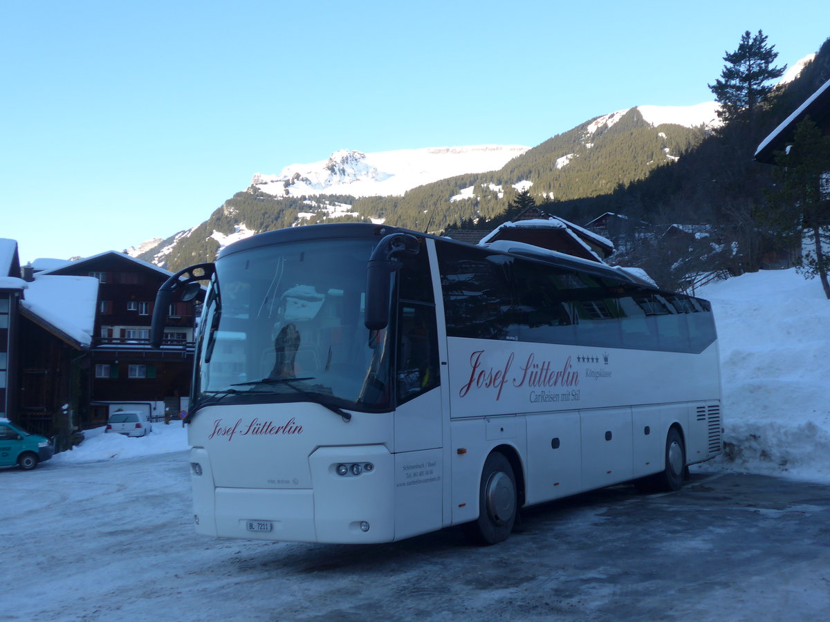 (187'302) - S�tterlin, Sch�nenbuch - BL 7211 - Bova am 24. Dezember 2017 in Grindelwald, Car-Parkplatz