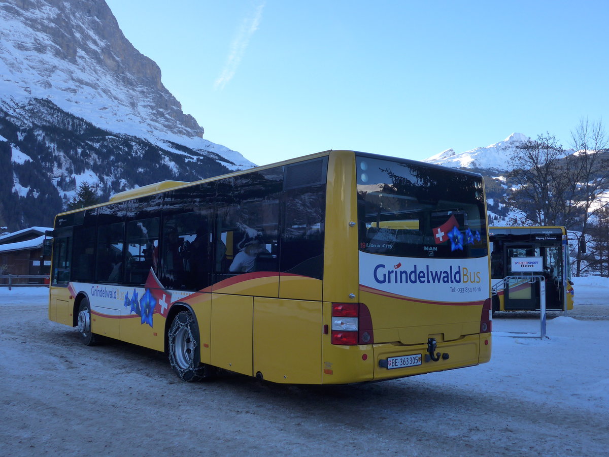(187'312) - AVG Grindelwald - Nr. 19/BE 363'305 - MAN/G�ppel am 24. Dezember 2017 beim Bahnhof Grindelwald