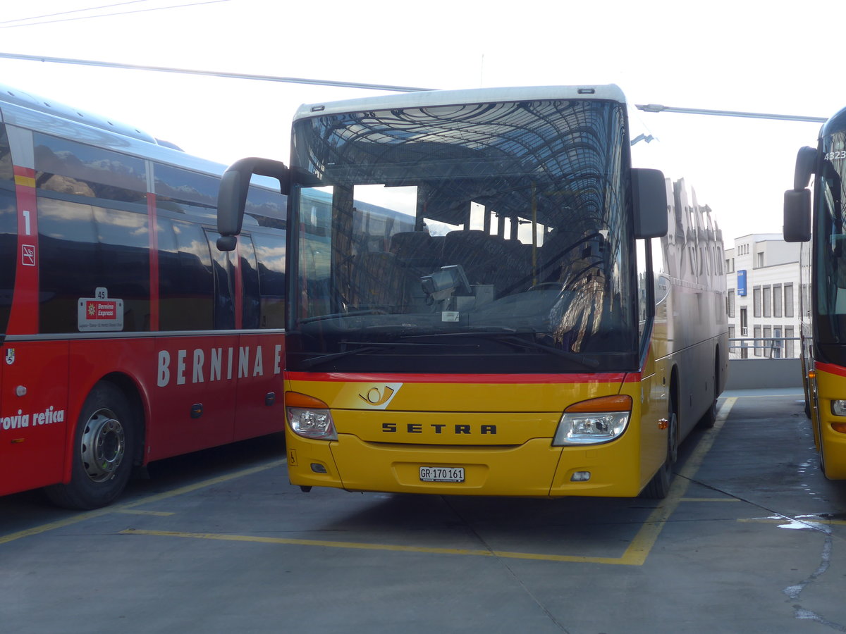 (187'413) - PostAuto Graub�nden - GR 170'161 - Setra am 26. Dezember 2017 in Chur, Postautostation