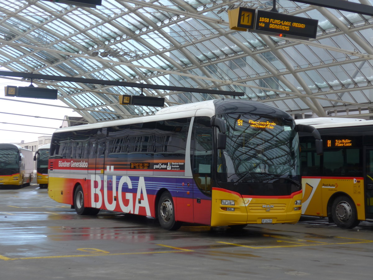 (187'530) - PostAuto Graub�nden - GR 162'990 - MAN am 1. Januar 2018 in Chur, Postautostation
