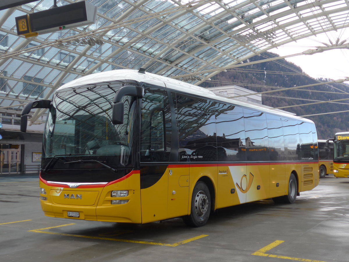 (187'533) - PostAuto Graub�nden - GR 173'209 - MAN am 1. Januar 2018 in Chur, Postautostation