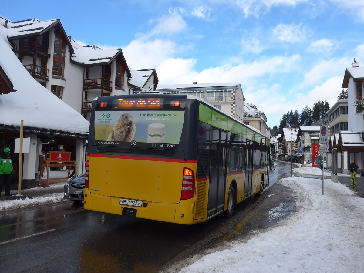 (187'561) - PostAuto Graub�nden - GR 159'233 - Mercedes am 1. Januar 2018 in Lenzerheide, Post