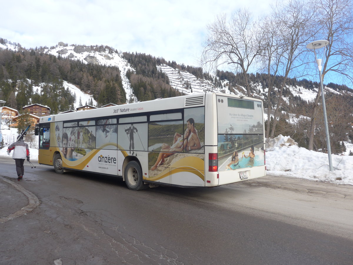 (187'916) - Buchard, Leytron - Nr. 92/VS 84'253 - MAN (ex TN Neuch�tel Nr. 224) am 14. Januar 2018 in Anz�re, T�l�cabine