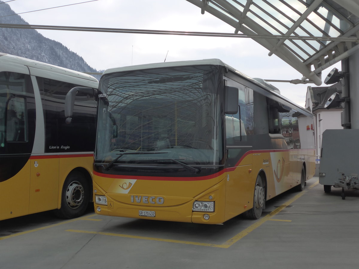 (188'171) - PostAuto Graub�nden - GR 170'432 - Iveco am 3. Februar 2018 in Chur, Postautostation