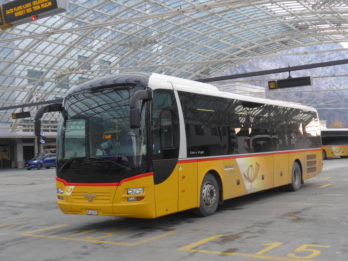 (188'186) - PostAuto Graub�nden - GR 162'991 - MAN am 3. Februar 2018 in Chur, Postautostation