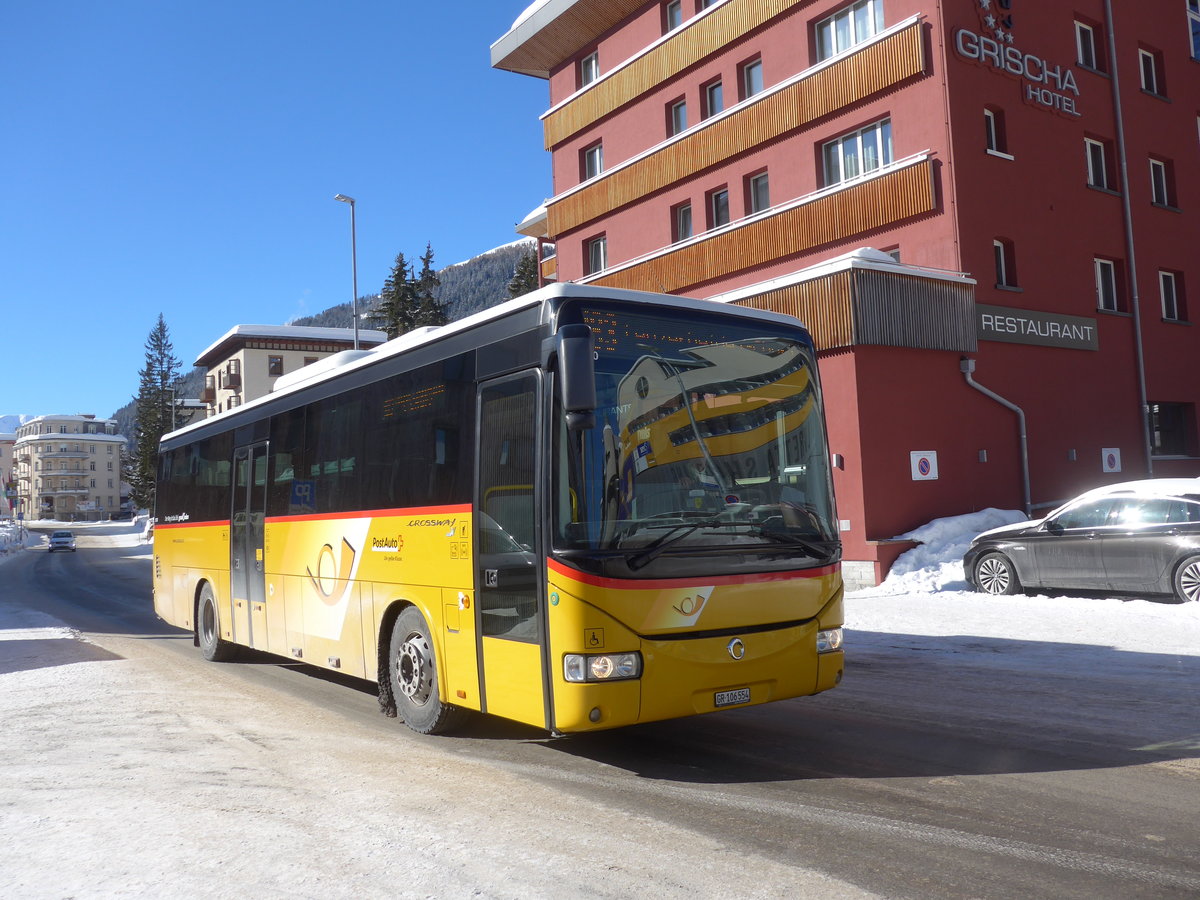 (188'528) - PostAuto Graub�nden - GR 106'554 - Irisbus am 13. Februar 2018 beim Bahnhof Davos Platz