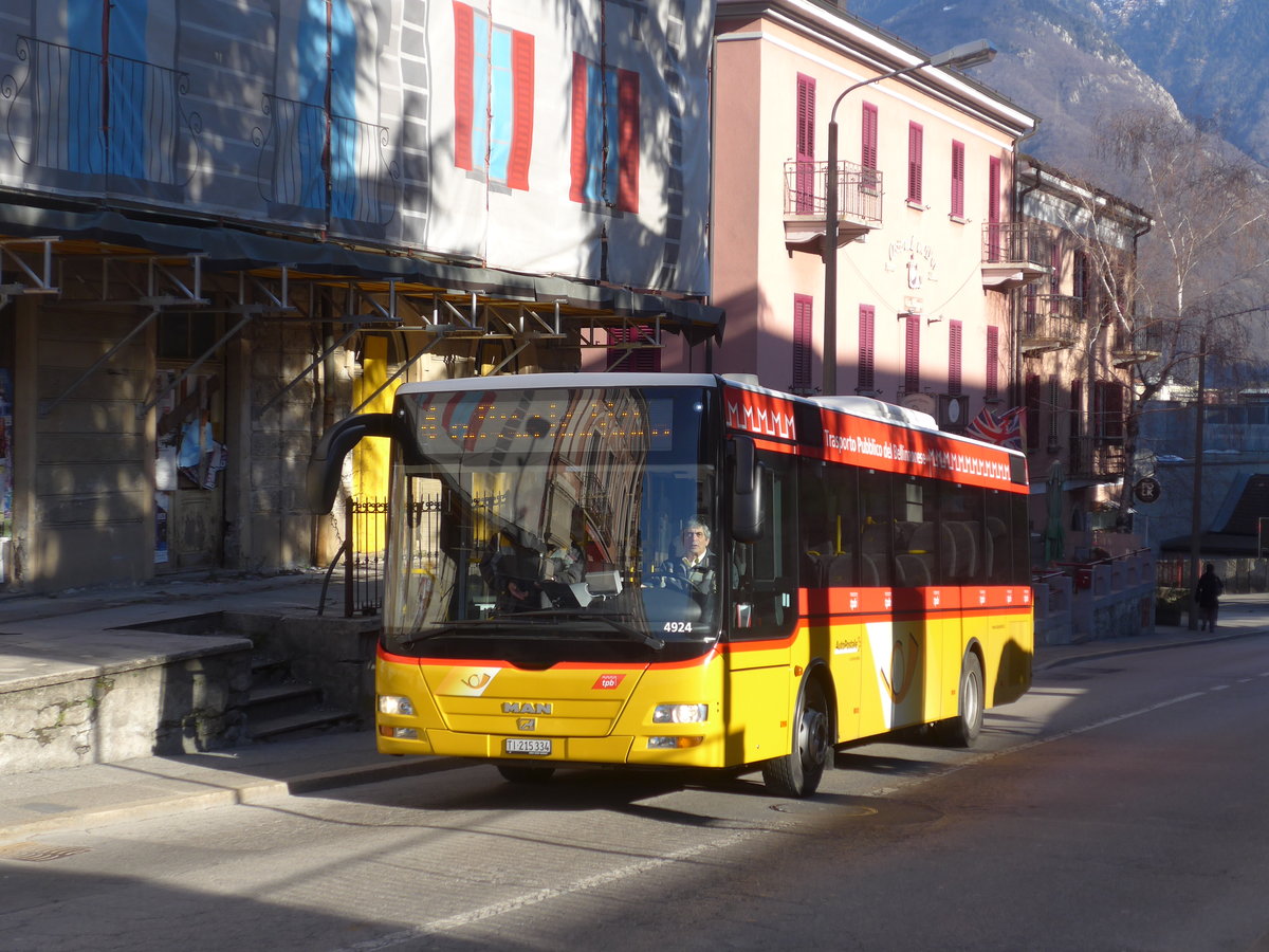 (188'550) - AutoPostale Ticino - TI 215'334 - MAN/G�ppel am 14. Februar 2018 beim Bahnhof Bellinzona