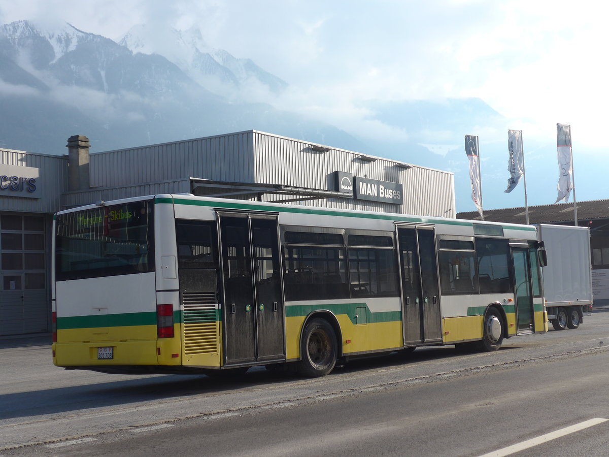 (188'917) - T�l�morgins, Morgins - VS 301'708 - MAN (ex TN Neuch�tel Nr. 223) am 18. Februar 2018 in Leytron, Garage (Unfall)
