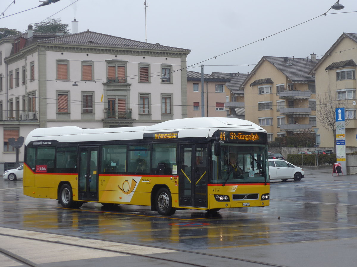 (189'009) - TPC Aigle - VS 206'173 - Volvo am 3. M�rz 2018 beim Bahnhof Aigle